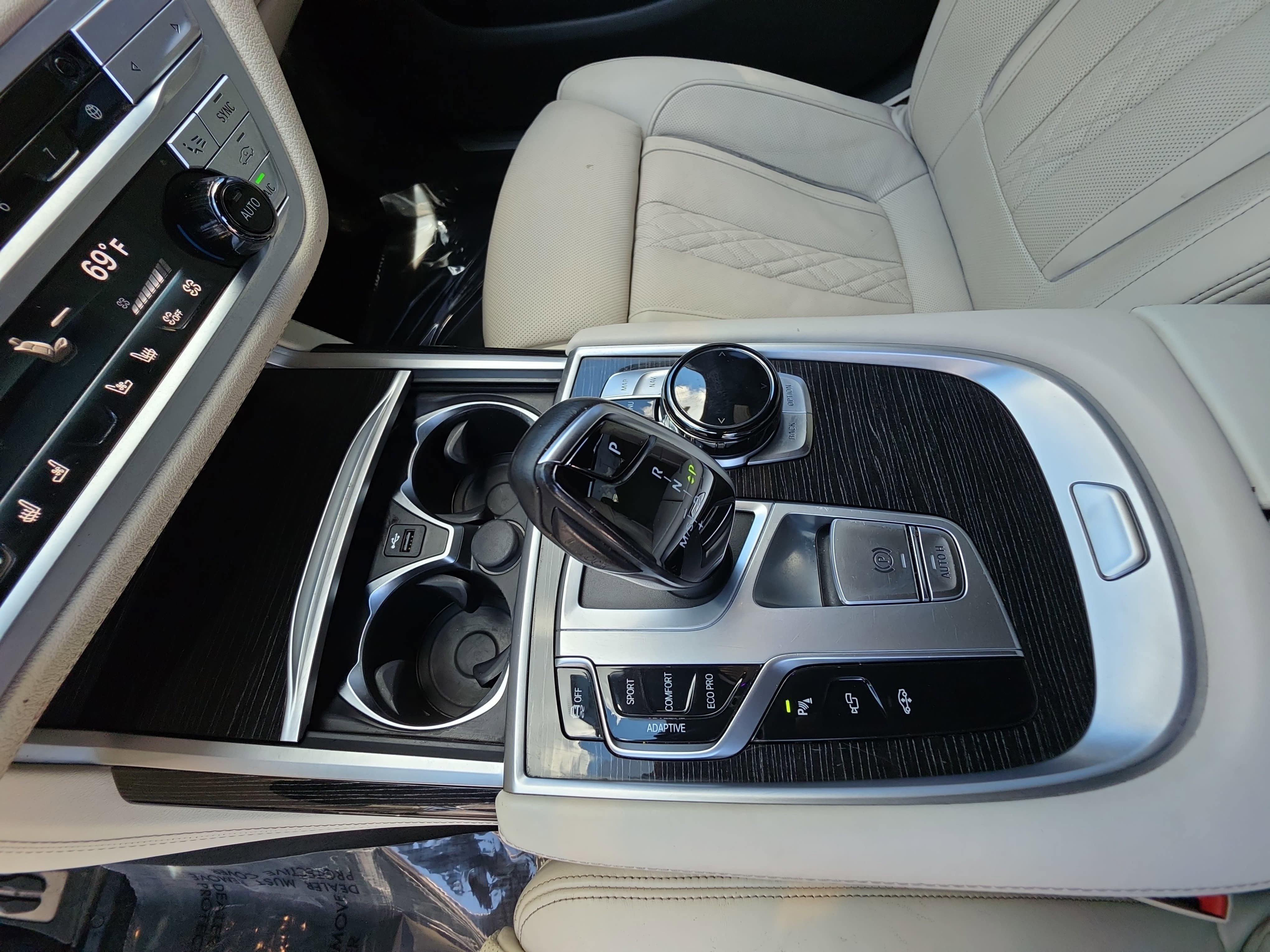 Used 2021 BMW 740i xDrive w/ M Sport Package AWD/4WD image 25