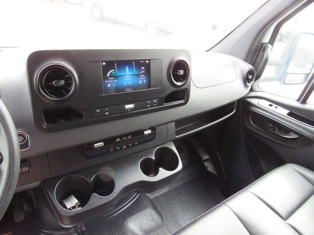 Used 2023 Mercedes-Benz Sprinter 4500 image 33