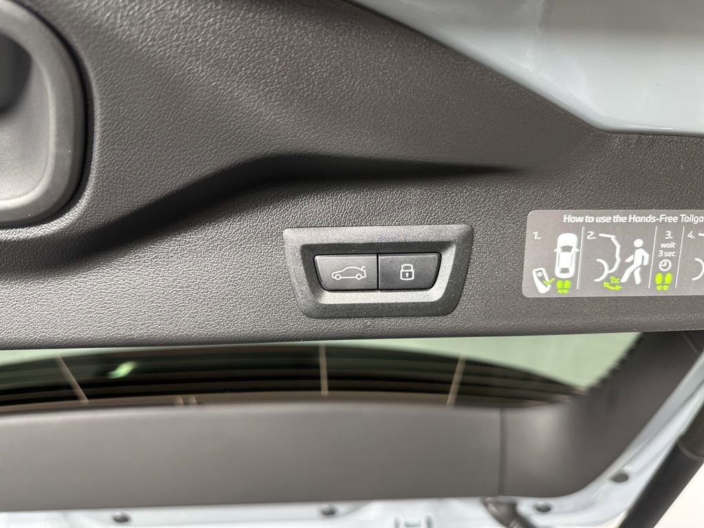 Used 2026 BMW X5 M60i w/ Climate Comfort Package image 27