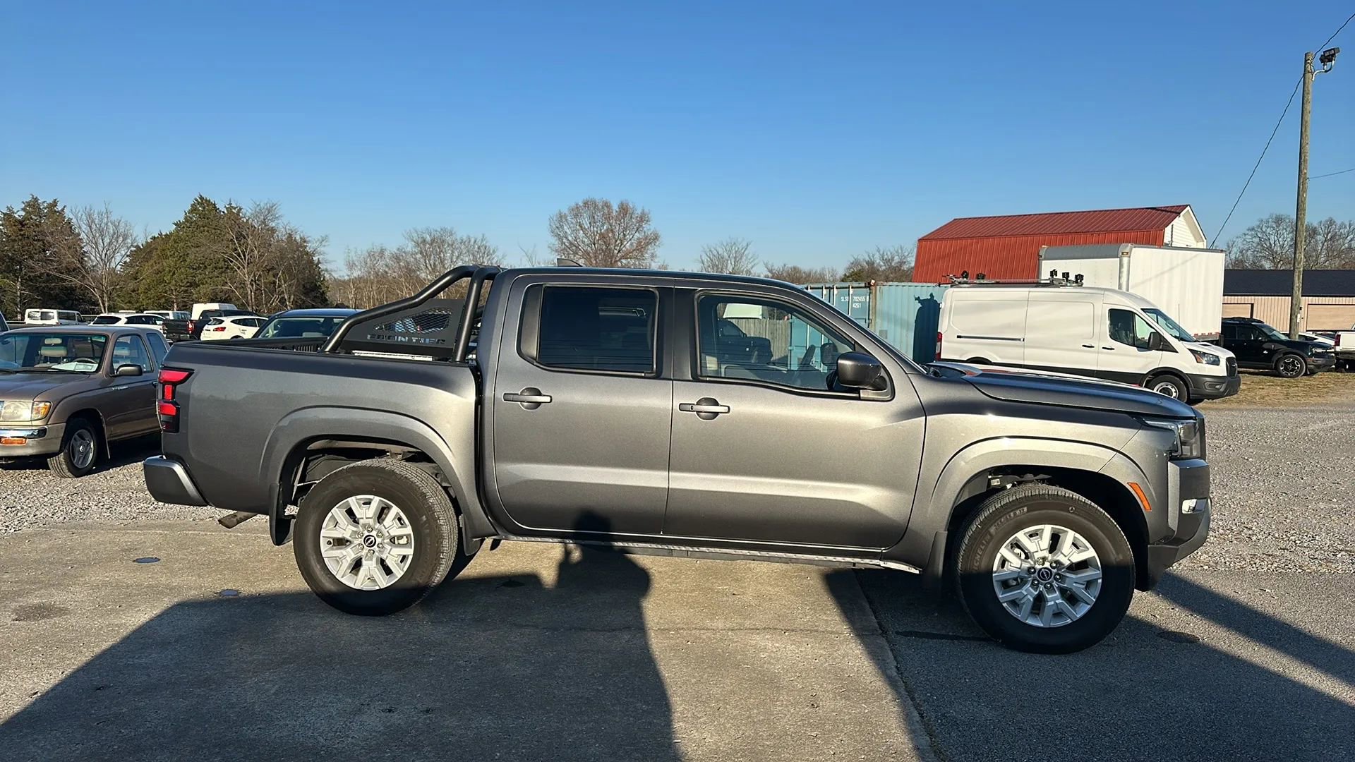 Used 2022 Nissan Frontier SV image 3