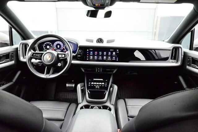 Certified 2025 Porsche Cayenne S AWD/4WD image 20