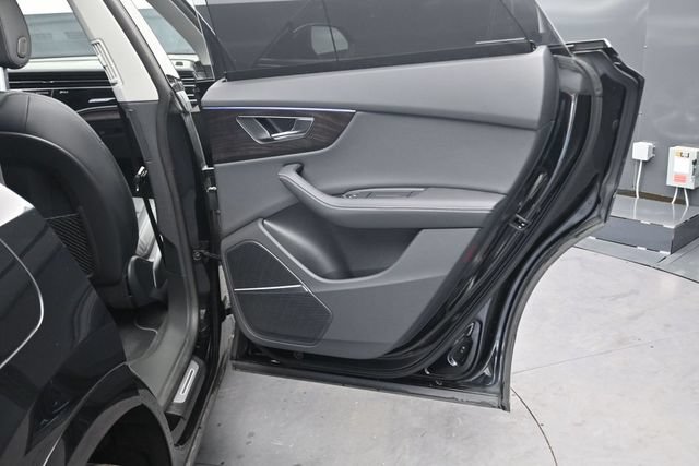 Used 2023 Audi Q8 Prestige AWD/4WD image 21