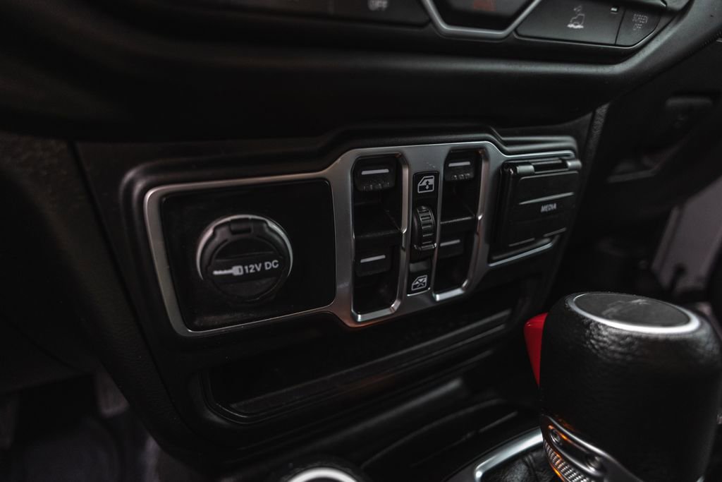 Used 2023 Jeep Gladiator Sport image 19