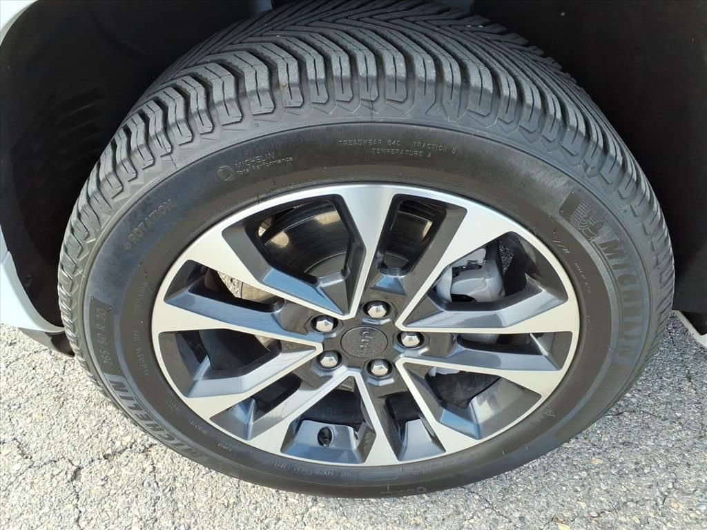 Used 2021 Jeep Grand Cherokee L Overland w/ Advanced Protech Group III image 10