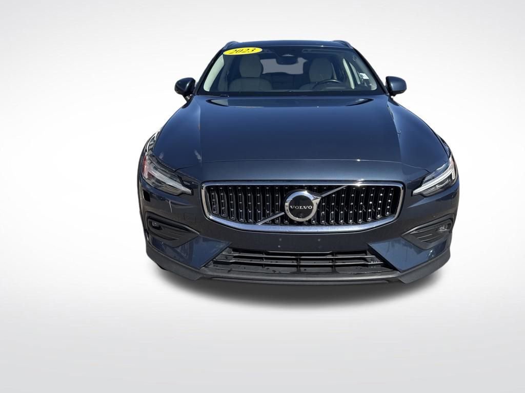 Used 2023 Volvo V60 B5 Cross Country Plus w/ Climate Package image 8
