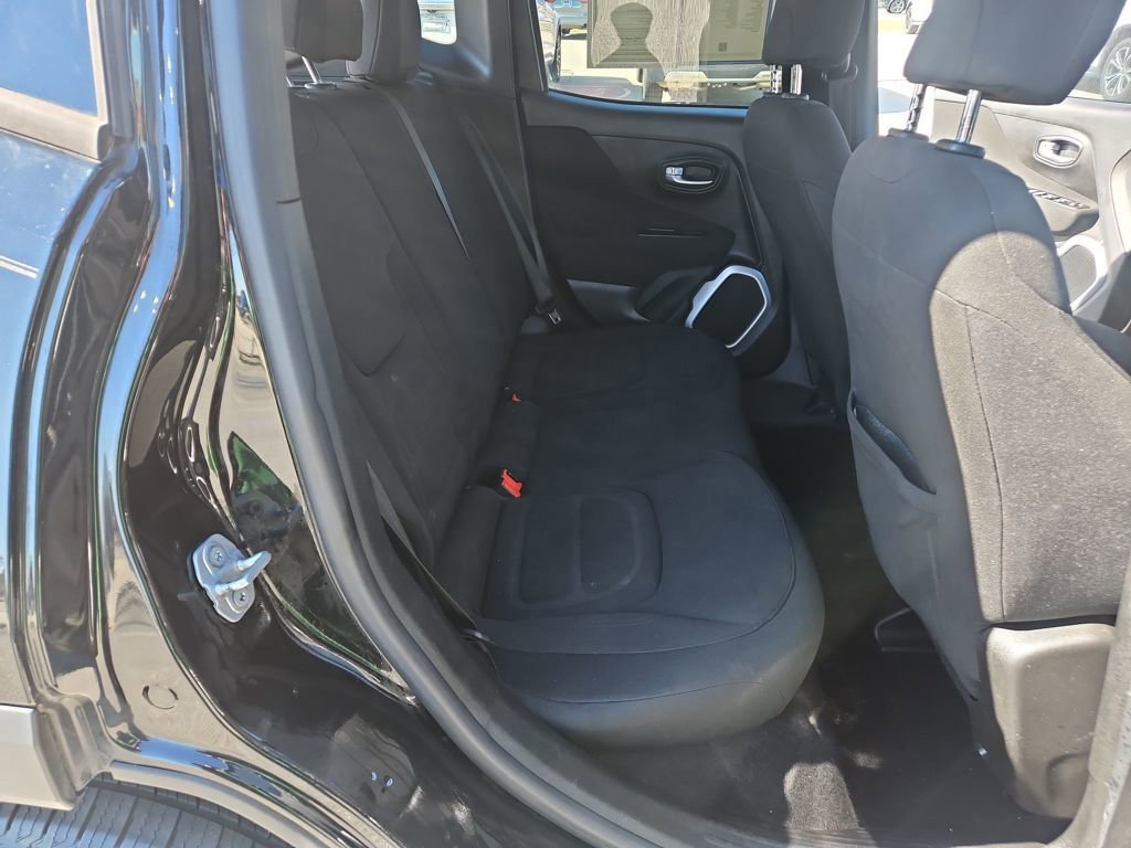 Used 2018 Jeep Renegade Latitude image 29