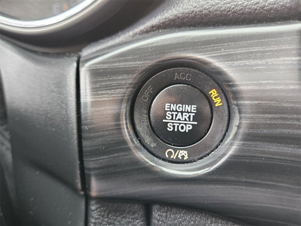 Used 2021 Jeep Grand Cherokee Laredo image 34