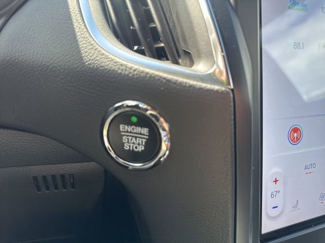 Used 2024 Ford Edge ST image 29