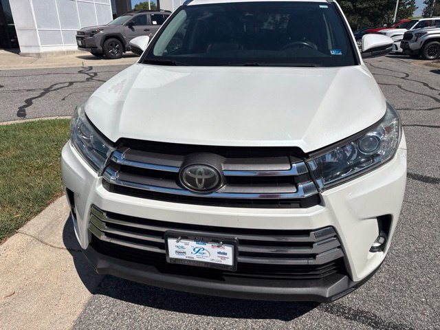 Used 2019 Toyota Highlander Limited AWD/4WD image 4