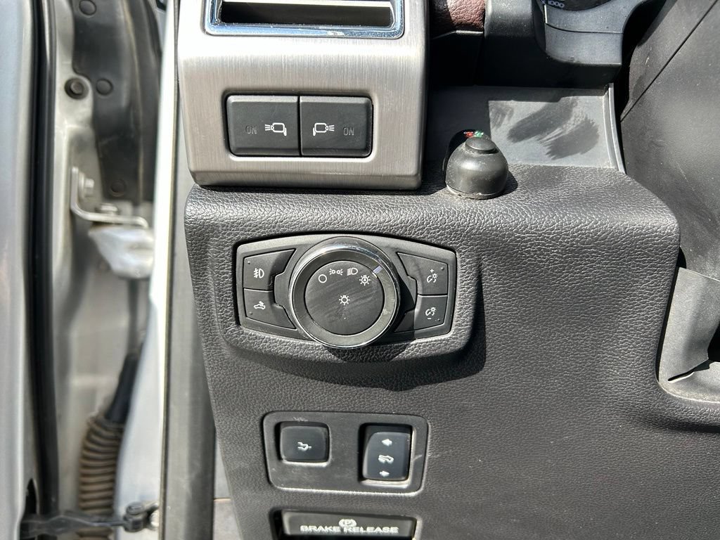 Used 2017 Ford F350 Platinum w/ Platinum Ultimate Package AWD/4WD image 23