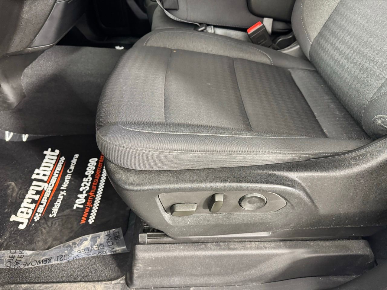 Used 2022 Chevrolet Silverado 1500 Custom w/ LPO, Dark Essentials Package image 12