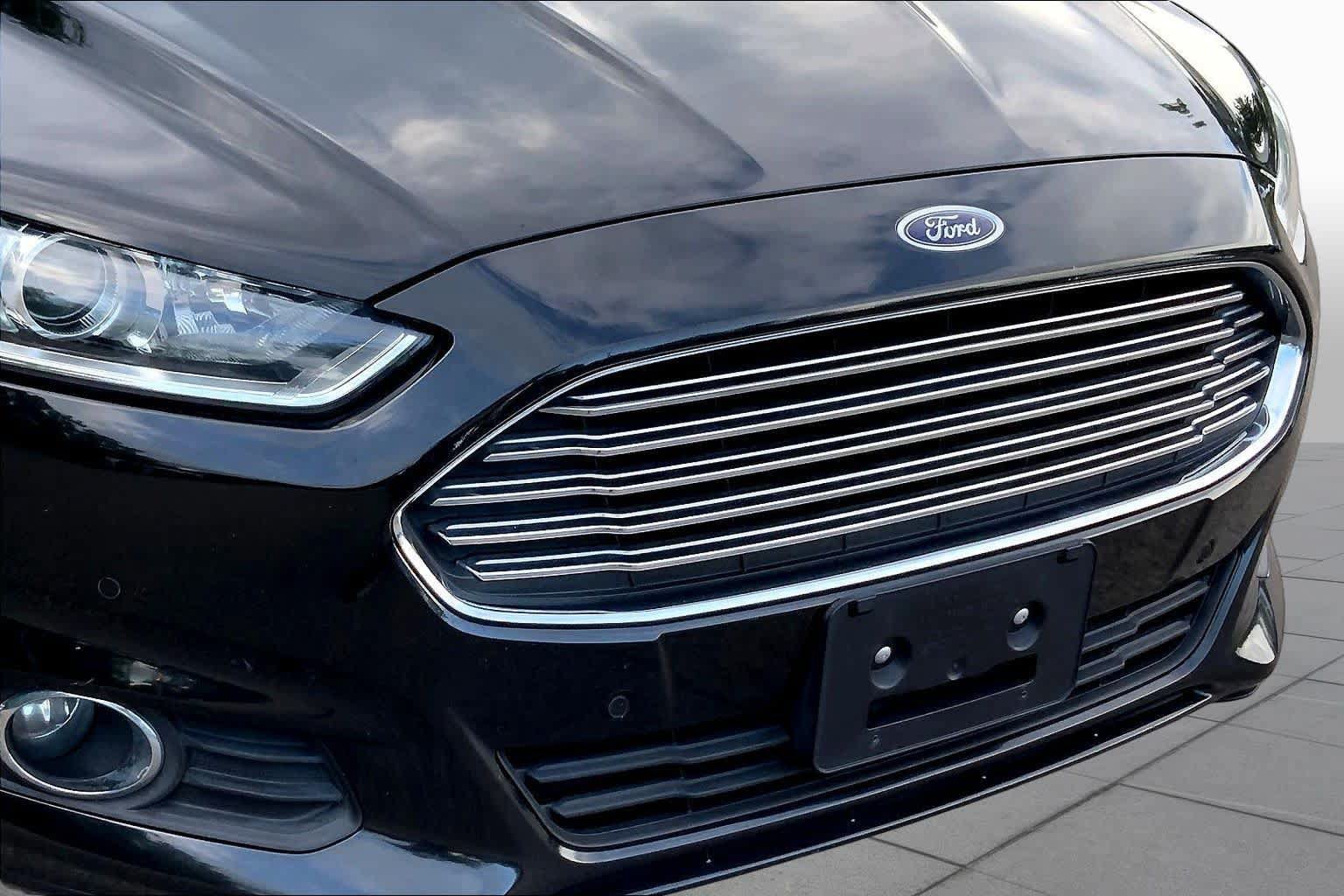 Used 2014 Ford Fusion SE w/ Equipment Group 202A FWD image 28