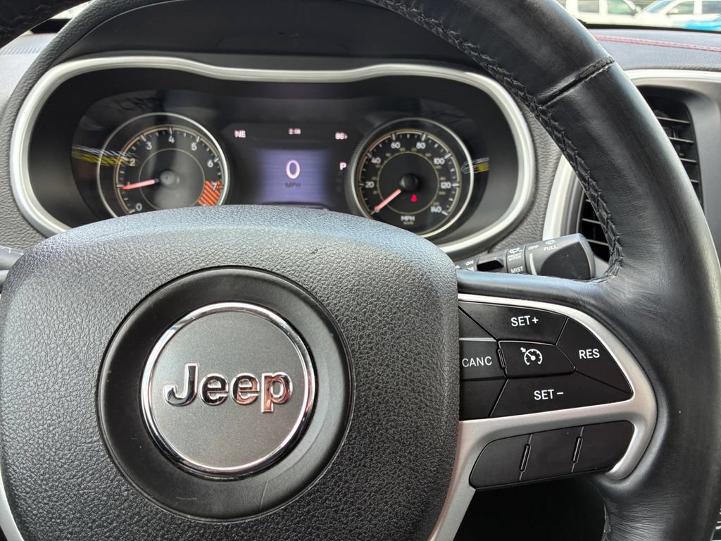 Used 2014 Jeep Cherokee Trailhawk w/ Comfort/Convenience Group AWD/4WD image 12