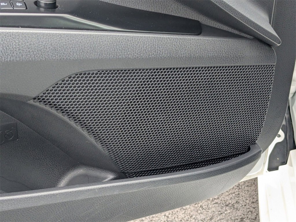 Used 2025 Toyota Camry SE image 15