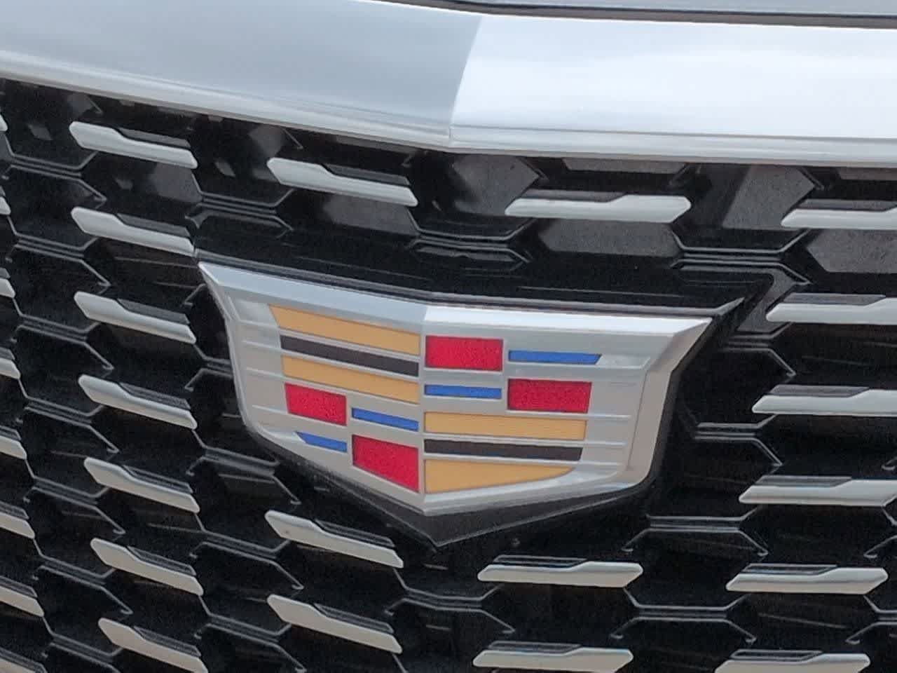 Used 2025 Cadillac XT5 Luxury w/ LPO, Floor Liner Package AWD/4WD image 11