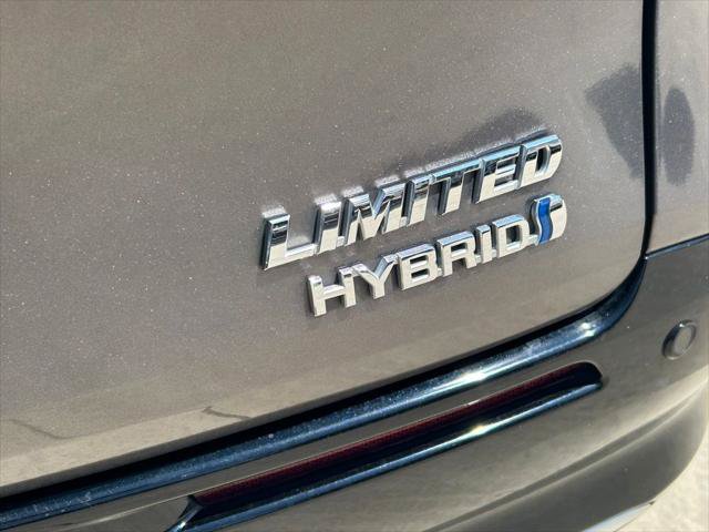 Used 2023 Toyota Sienna Limited AWD/4WD image 14