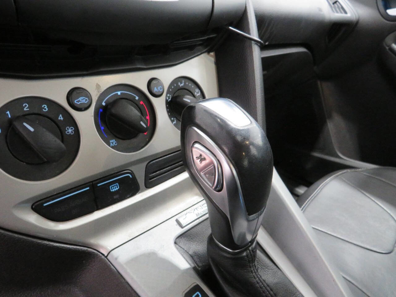 Used 2014 Ford Focus SE w/ Equipment Group 201A image 19