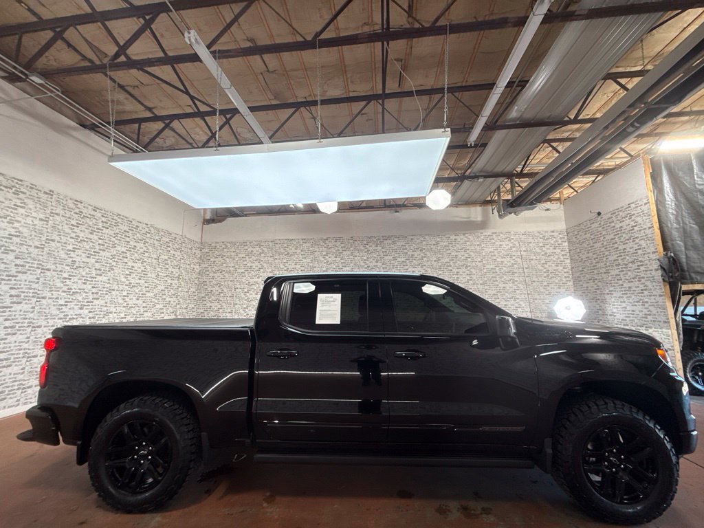 Used 2026 Chevrolet Silverado 1500 High Country w/ Midnight Edition AWD/4WD image 8