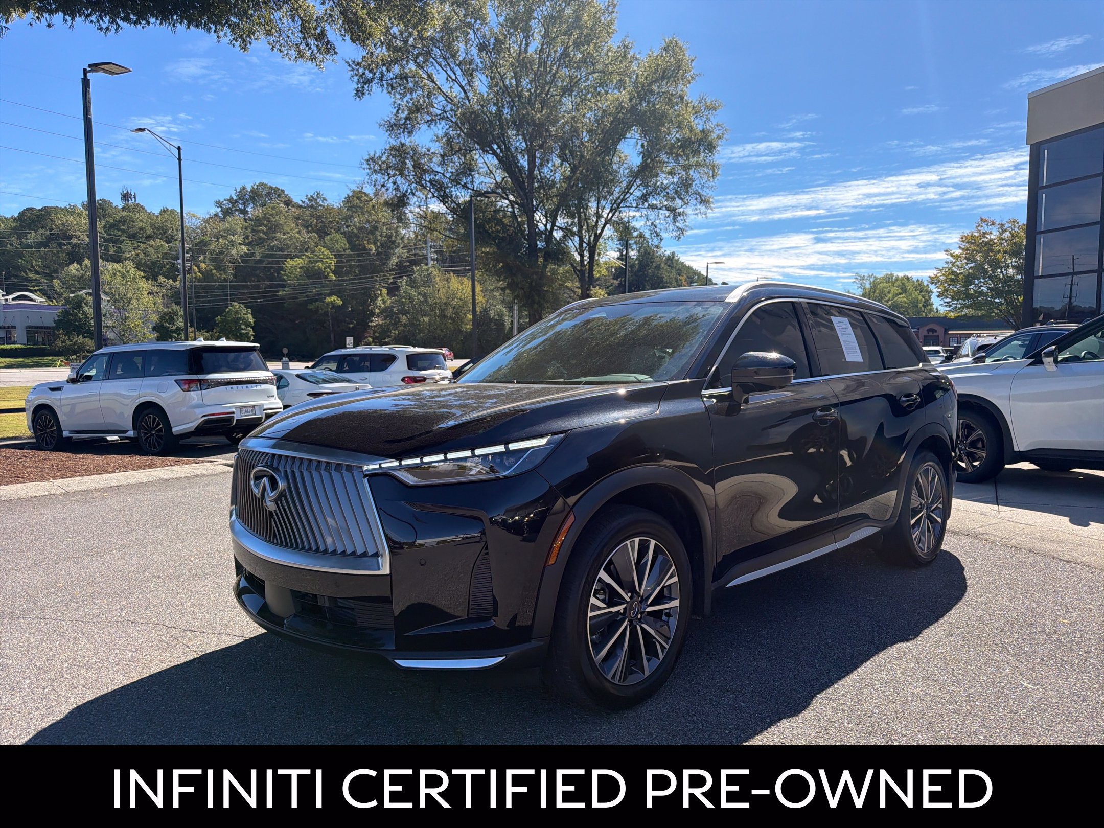 Certified 2026 INFINITI QX60 Luxe w/ Cargo Package FWD image 5