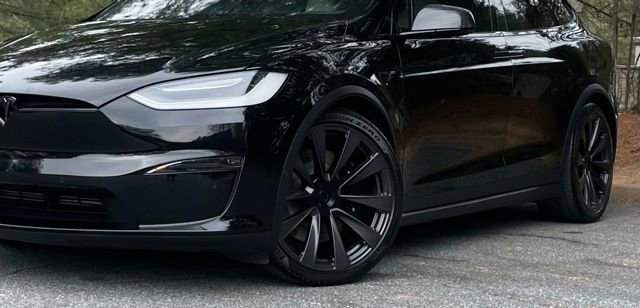 Used 2022 Tesla Model X Plaid video 2