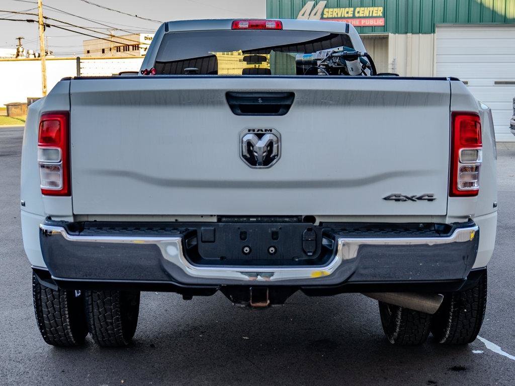 Used 2024 RAM 3500 Tradesman w/ Chrome Appearance Group AWD/4WD image 3