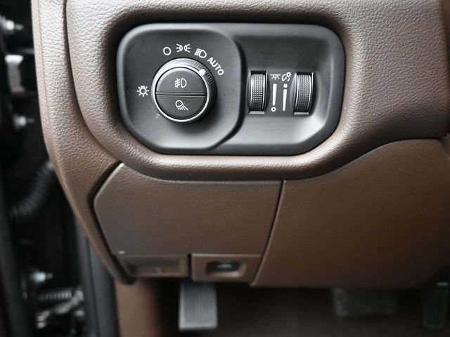 New 2026 RAM 2500 Laramie AWD/4WD image 33