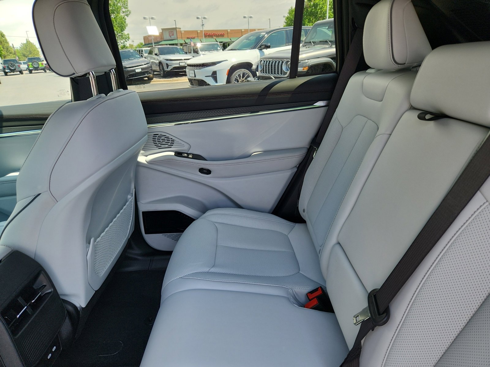 New 2025 Jeep Wagoneer S Limited image 17