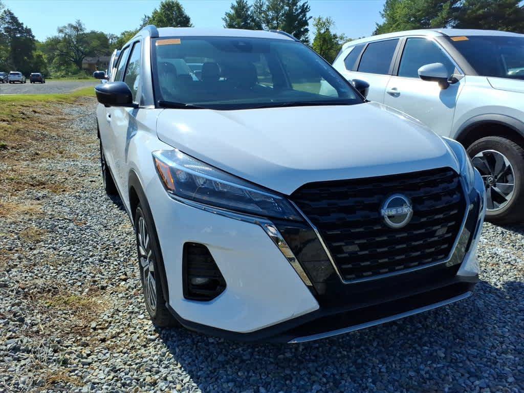 Used 2024 Nissan Kicks SR FWD image 11