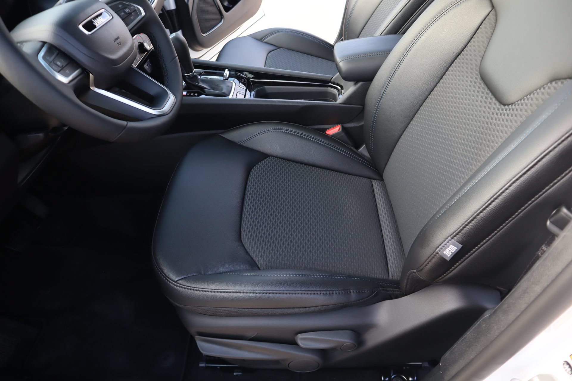 New 2026 Jeep Compass Latitude AWD/4WD image 11