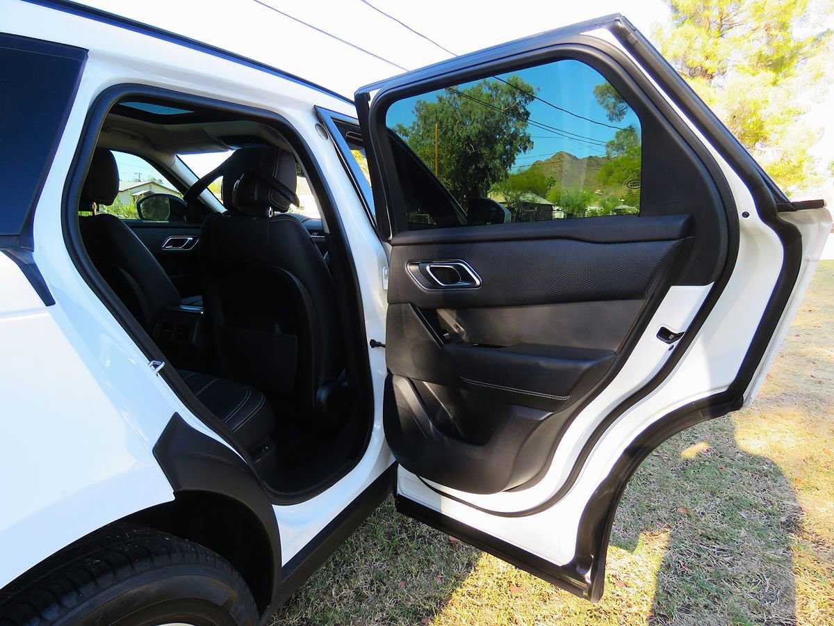 Used 2019 Land Rover Range Rover Velar S image 18