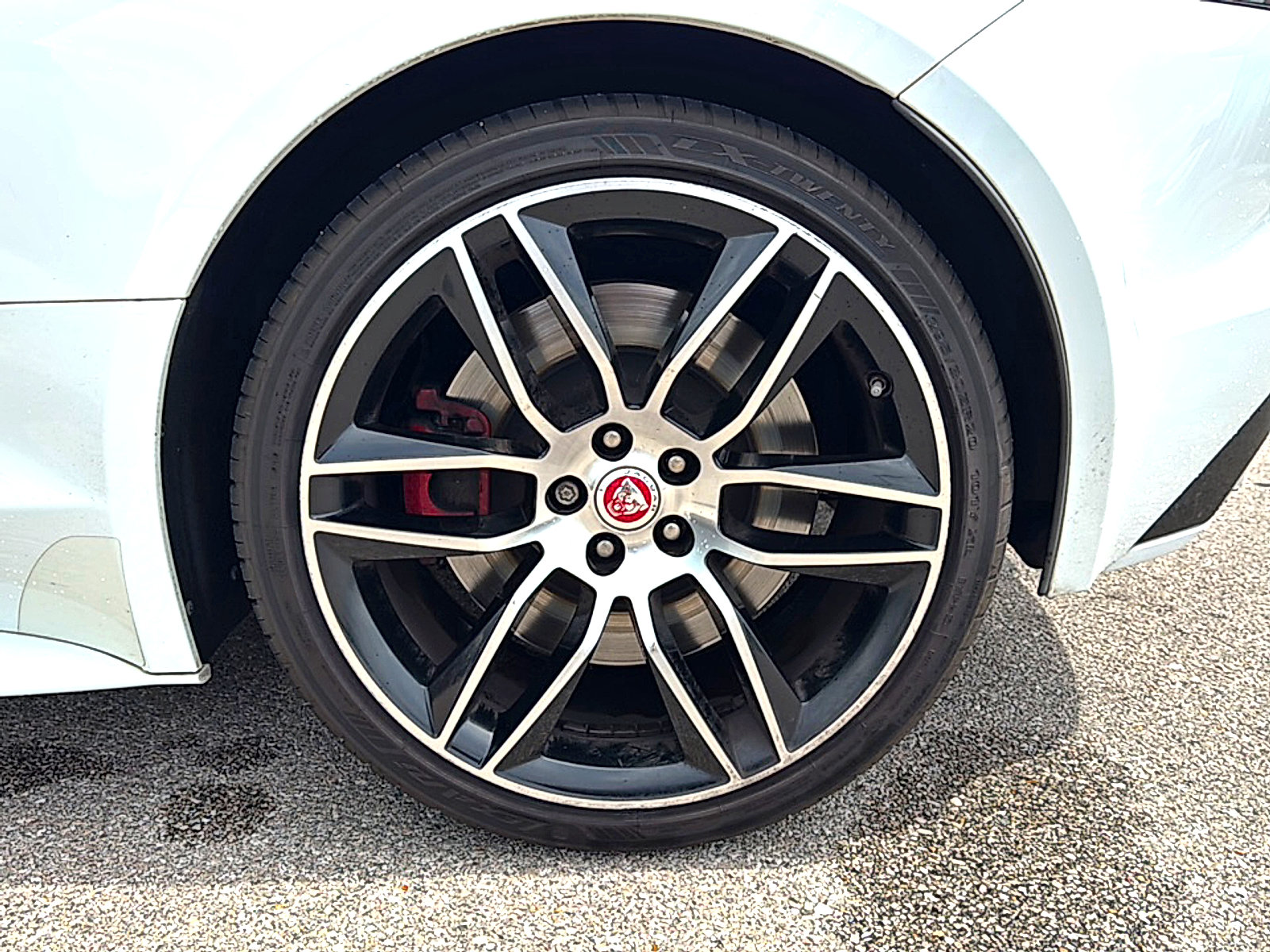 Used 2020 Jaguar F-TYPE Coupe RWD image 9