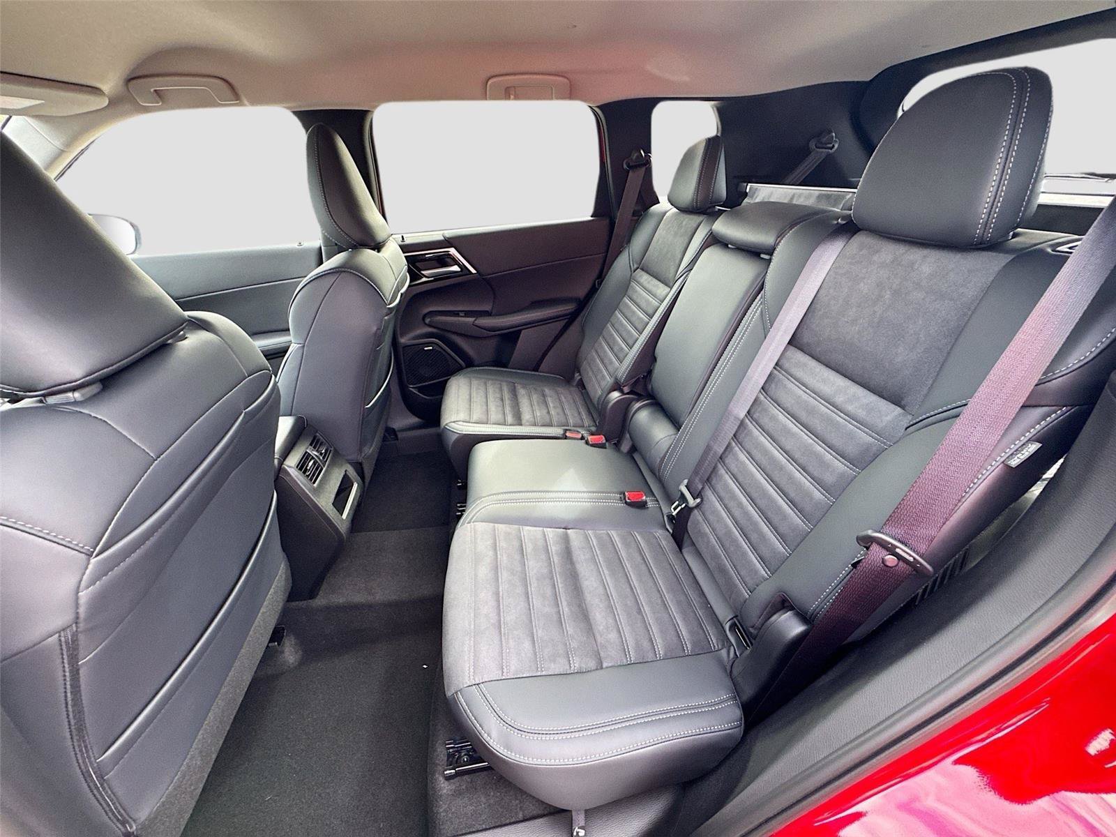 New 2026 Mitsubishi Outlander SE FWD image 24
