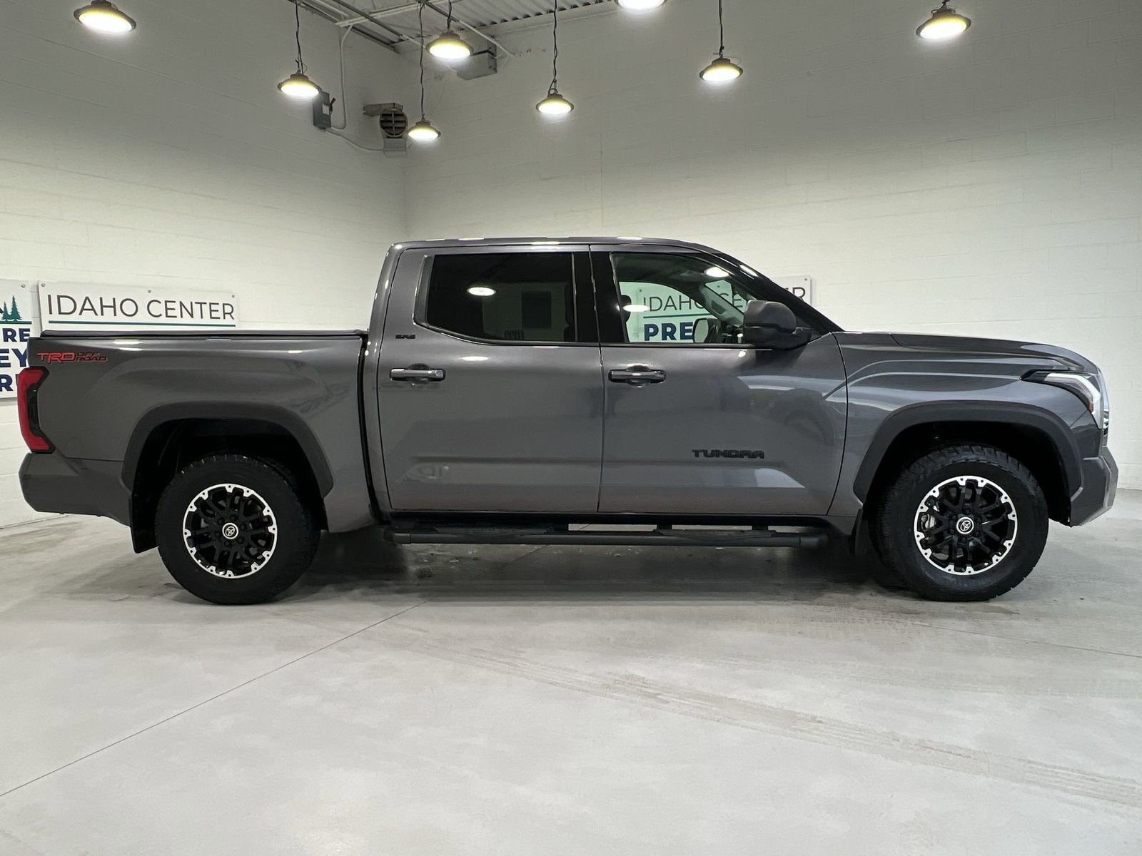 Used 2022 Toyota Tundra SR5 w/ TRD Off-Road Package image 9