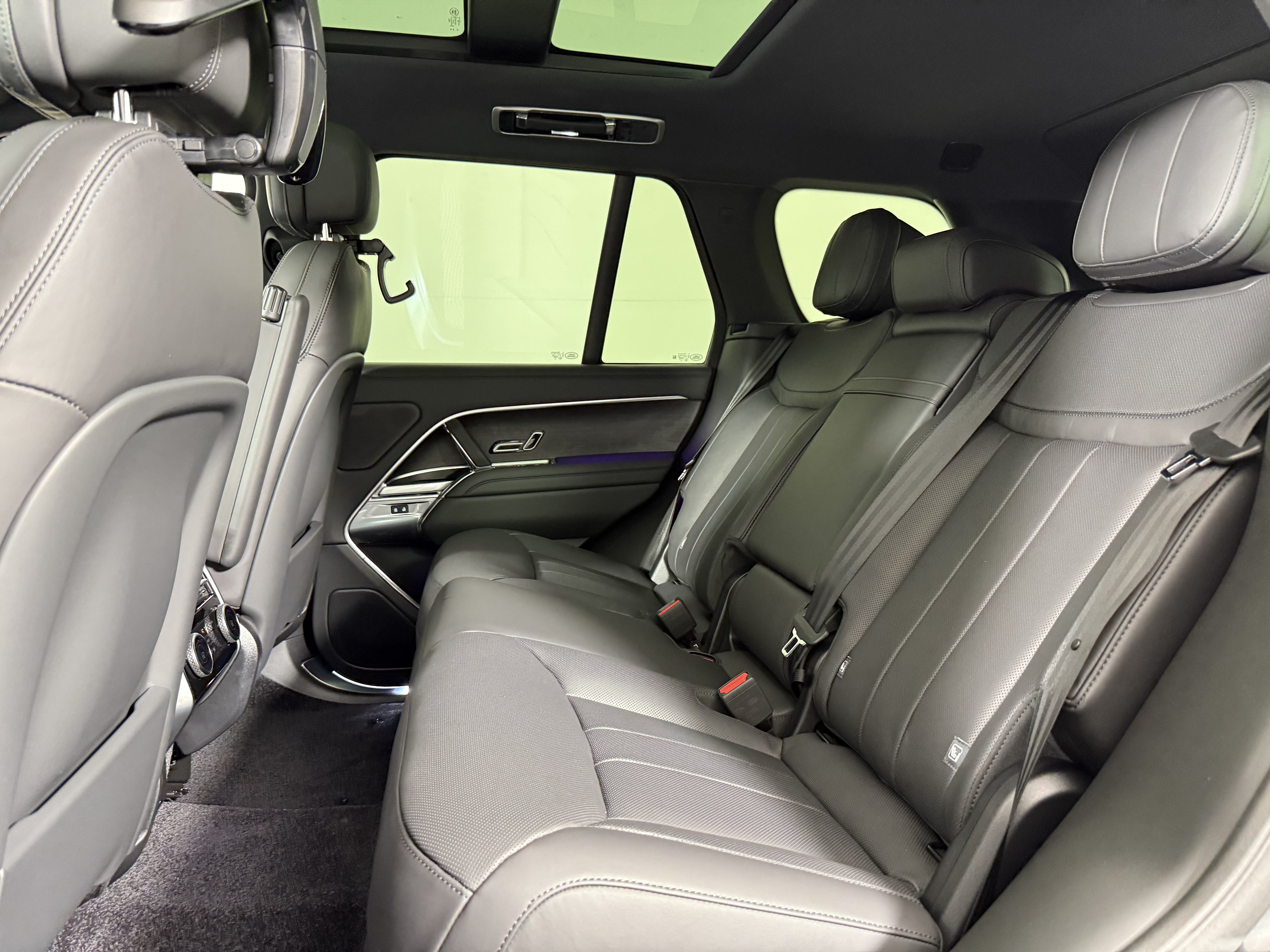 New 2026 Land Rover Range Rover SE AWD/4WD image 24