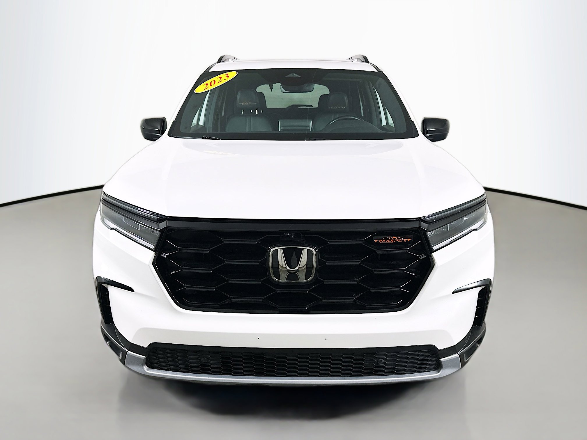 Used 2023 Honda Pilot TrailSport image 2