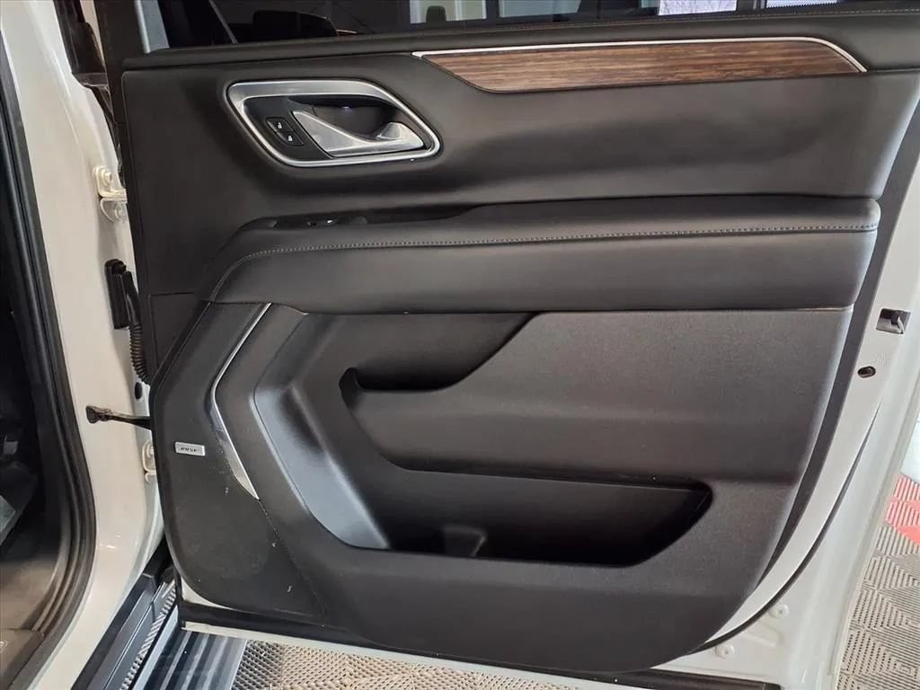 Used 2021 Chevrolet Suburban High Country AWD/4WD image 13