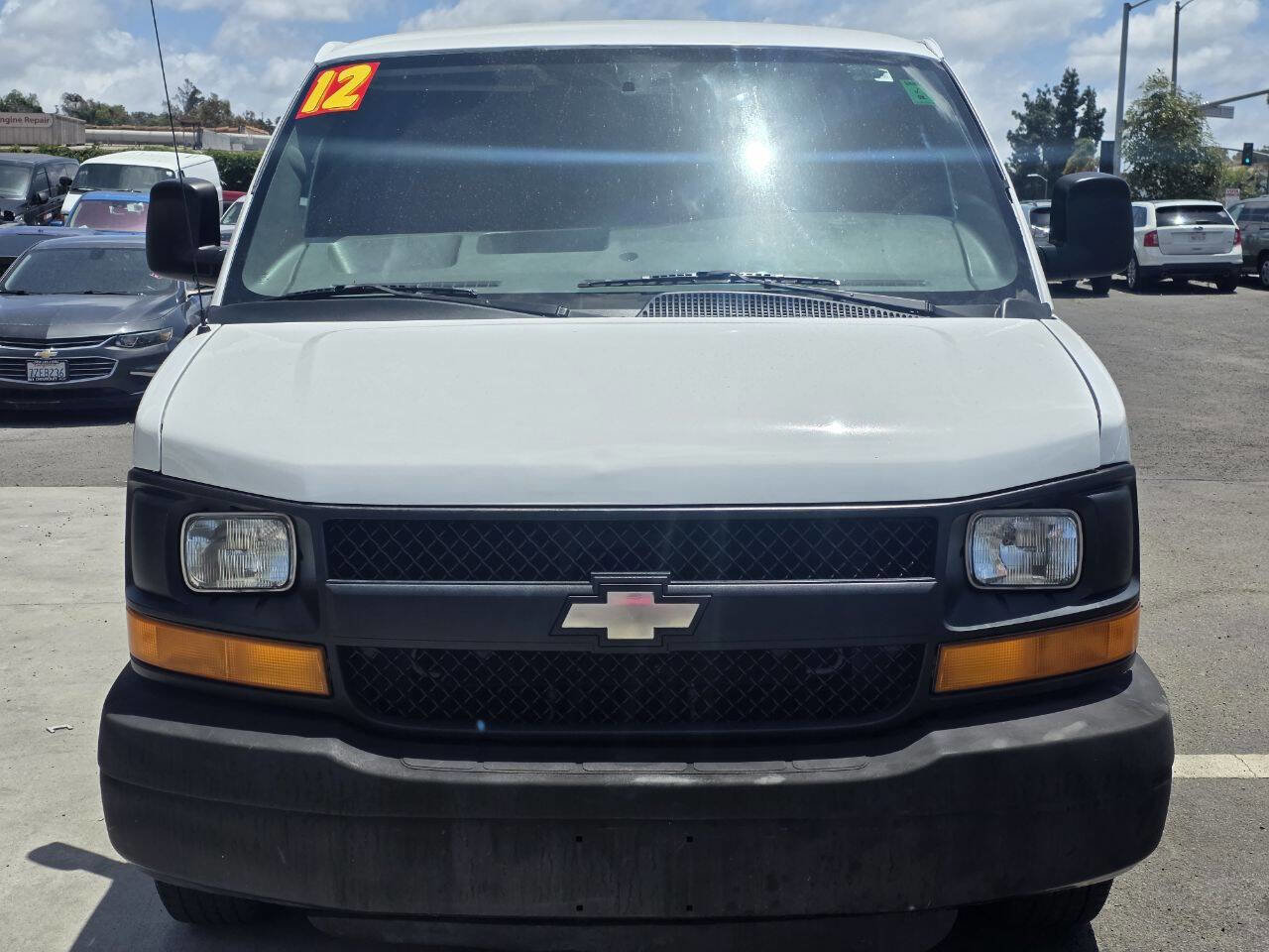 Used 2012 Chevrolet Express 2500 Extended RWD image 2