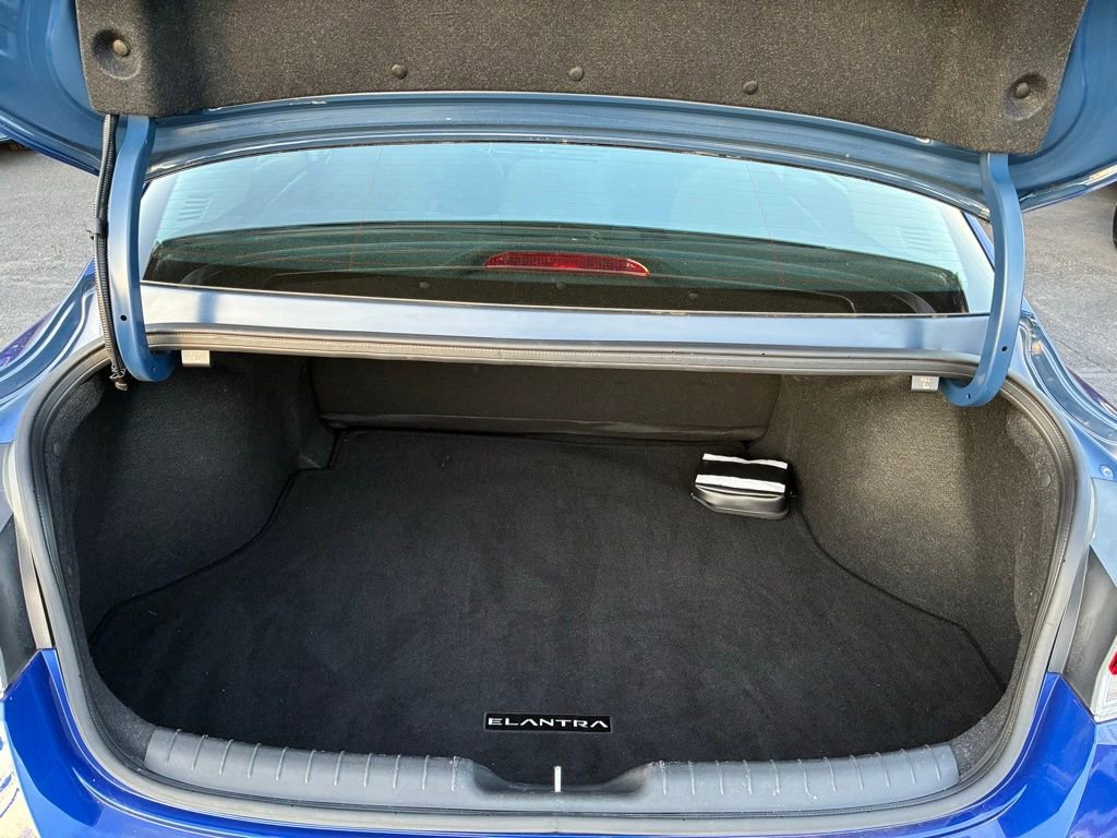 Used 2023 Hyundai Elantra SEL image 12