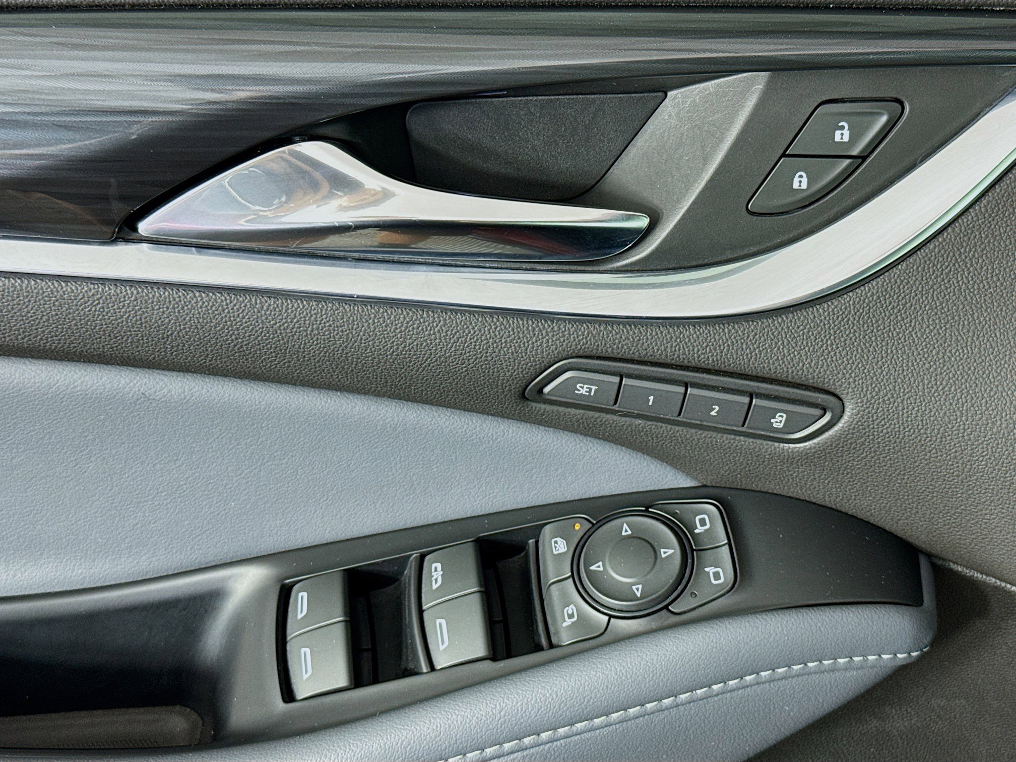 Used 2024 Buick Enclave Premium image 23