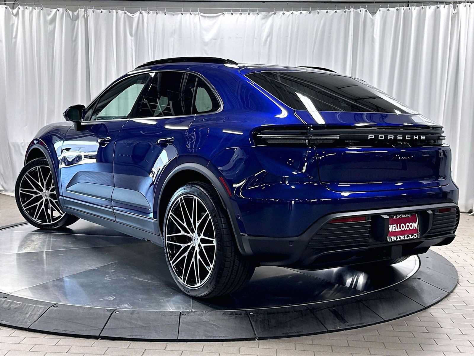 New 2026 Porsche Macan 4 Electric AWD/4WD image 3