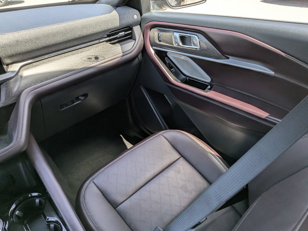 Used 2026 Ford Explorer Platinum RWD image 18