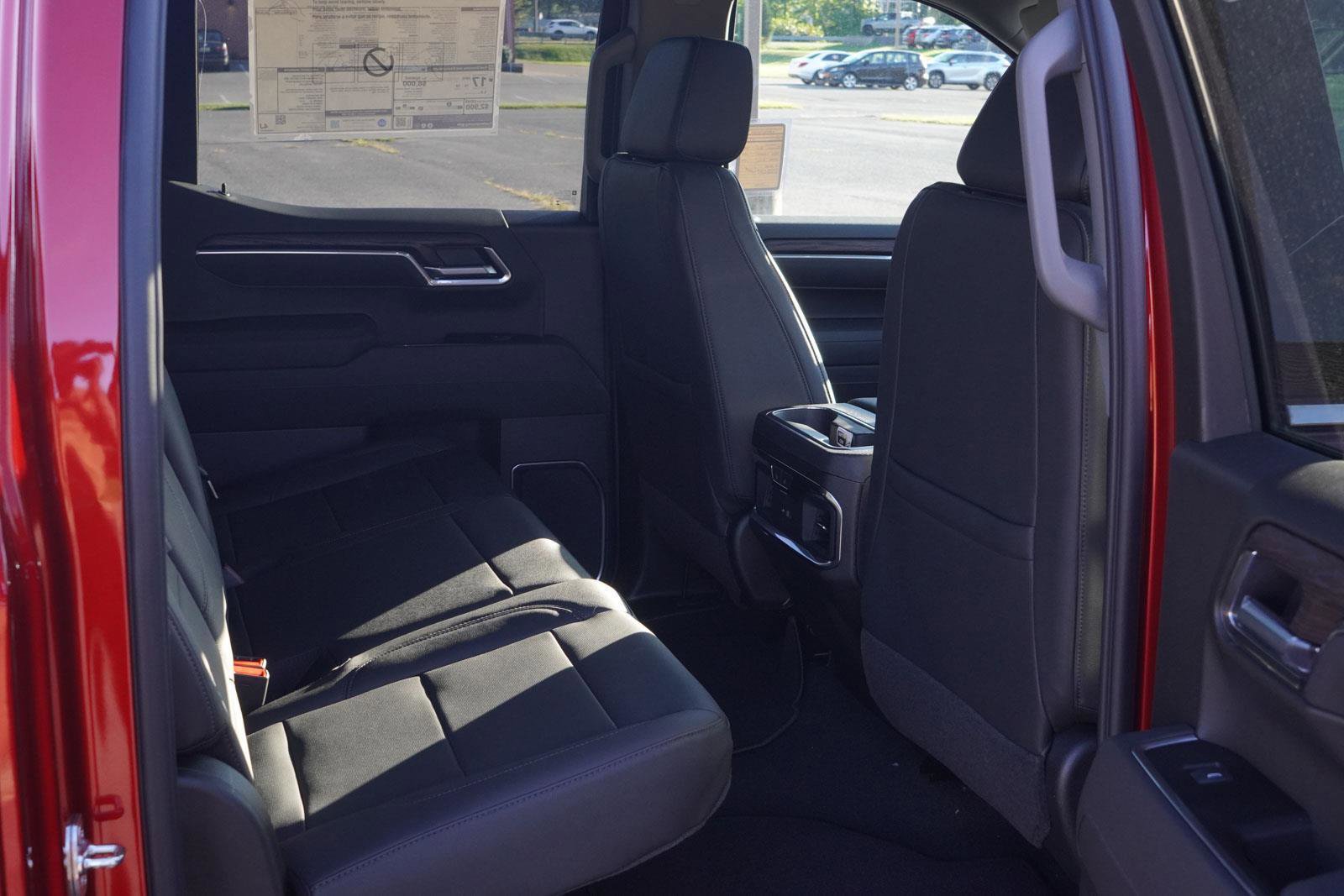 New 2026 GMC Sierra 1500 SLT w/ SLT Convenience Package image 29