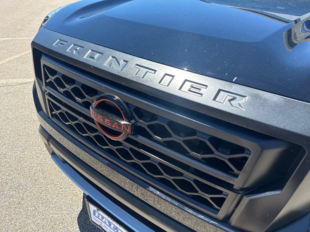Used 2022 Nissan Frontier PRO-4X w/ Technology Package AWD/4WD image 25