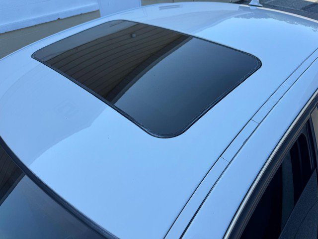 Used 2005 BMW 330i 330i image 35