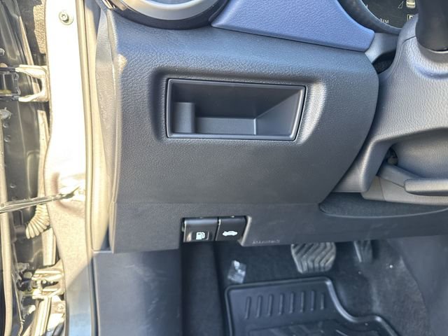 New 2025 Nissan Versa SV w/ Trunk Package FWD image 23