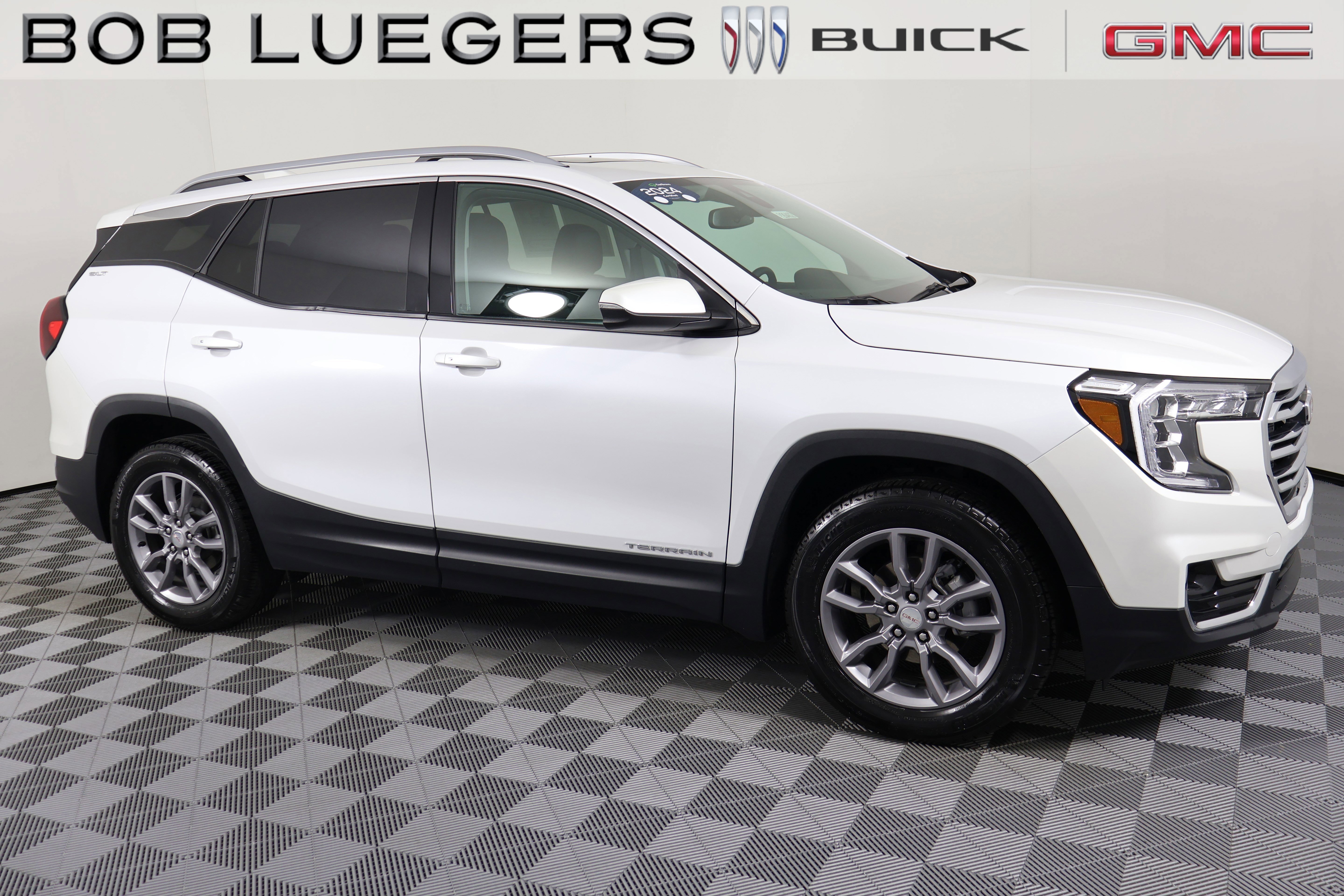 Certified 2024 GMC Terrain SLT w/ LPO, Floor Liner Package AWD/4WD image 2