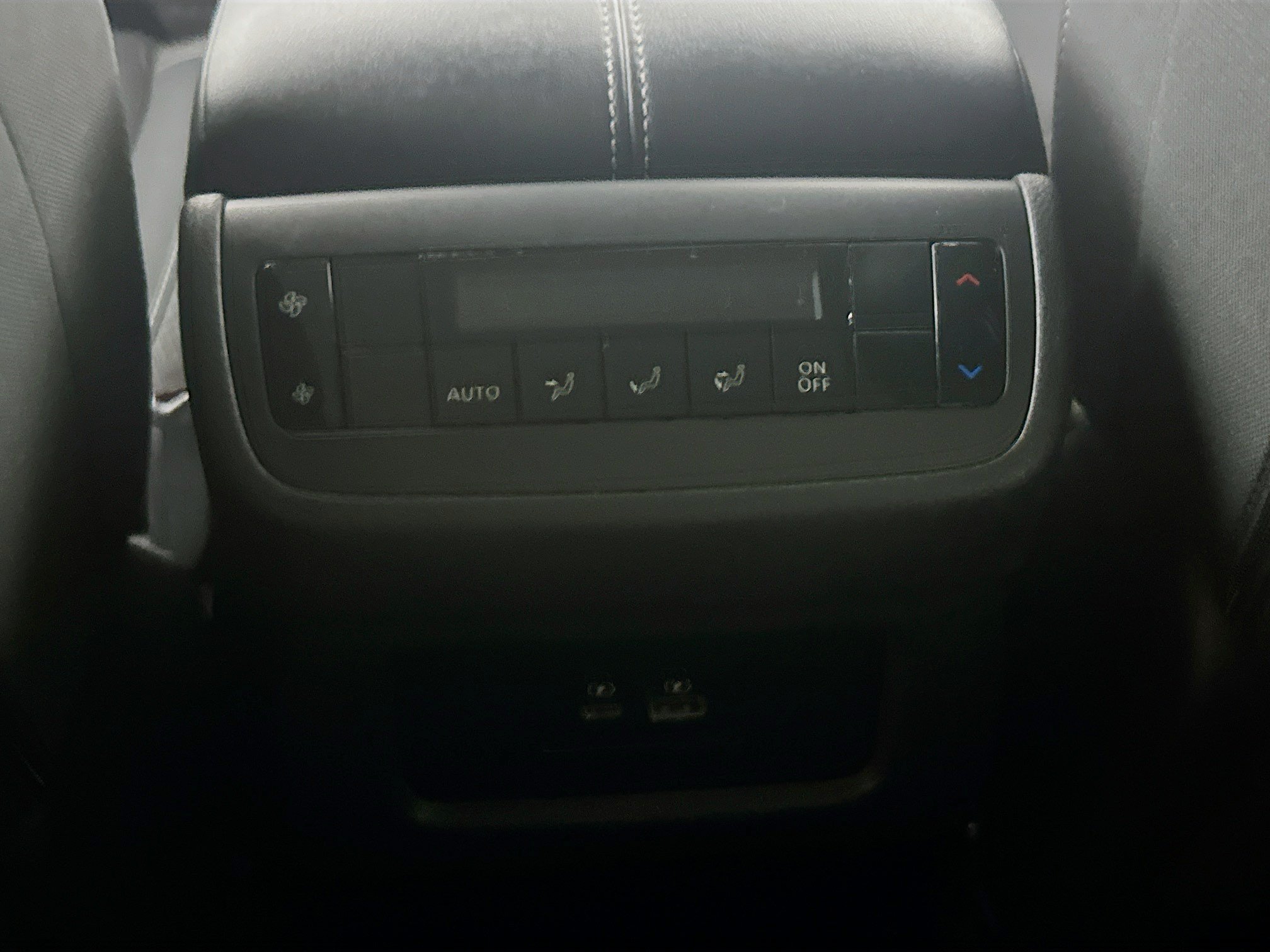 Used 2025 Nissan Pathfinder SV AWD/4WD image 26