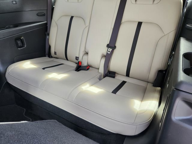 Used 2024 MAZDA CX-90 Plug-In Hybrid w/ Preferred image 9