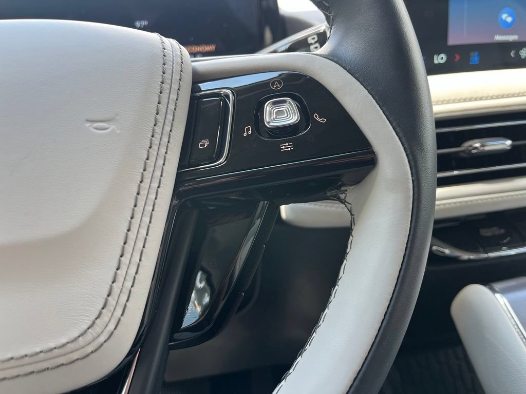 Used 2026 Lincoln Aviator AWD image 30