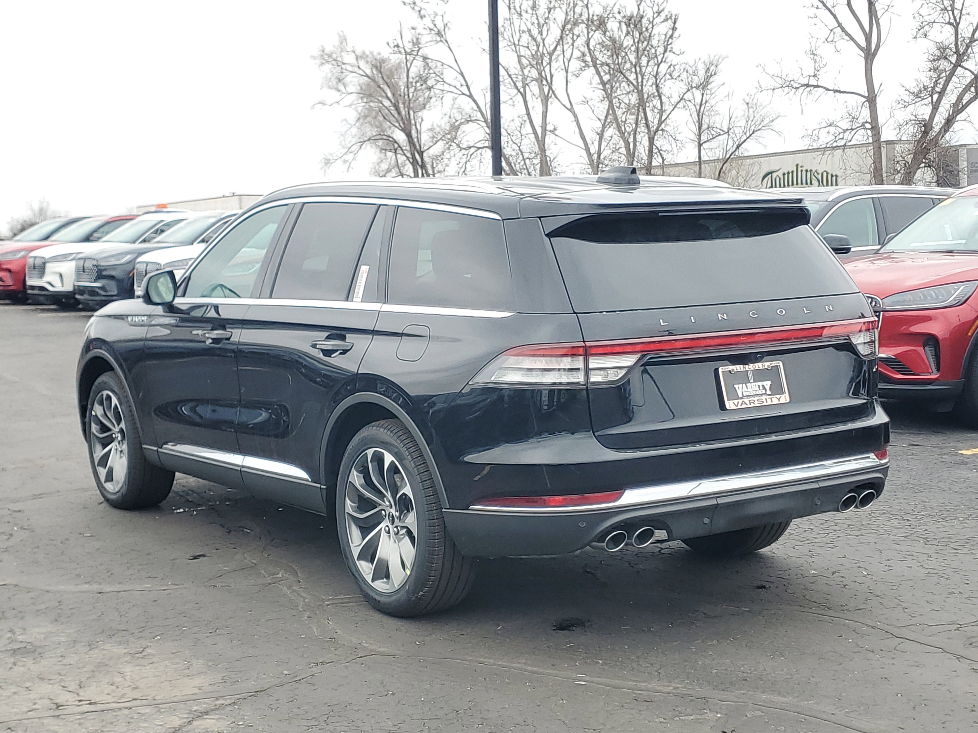 New 2026 Lincoln Aviator AWD image 3